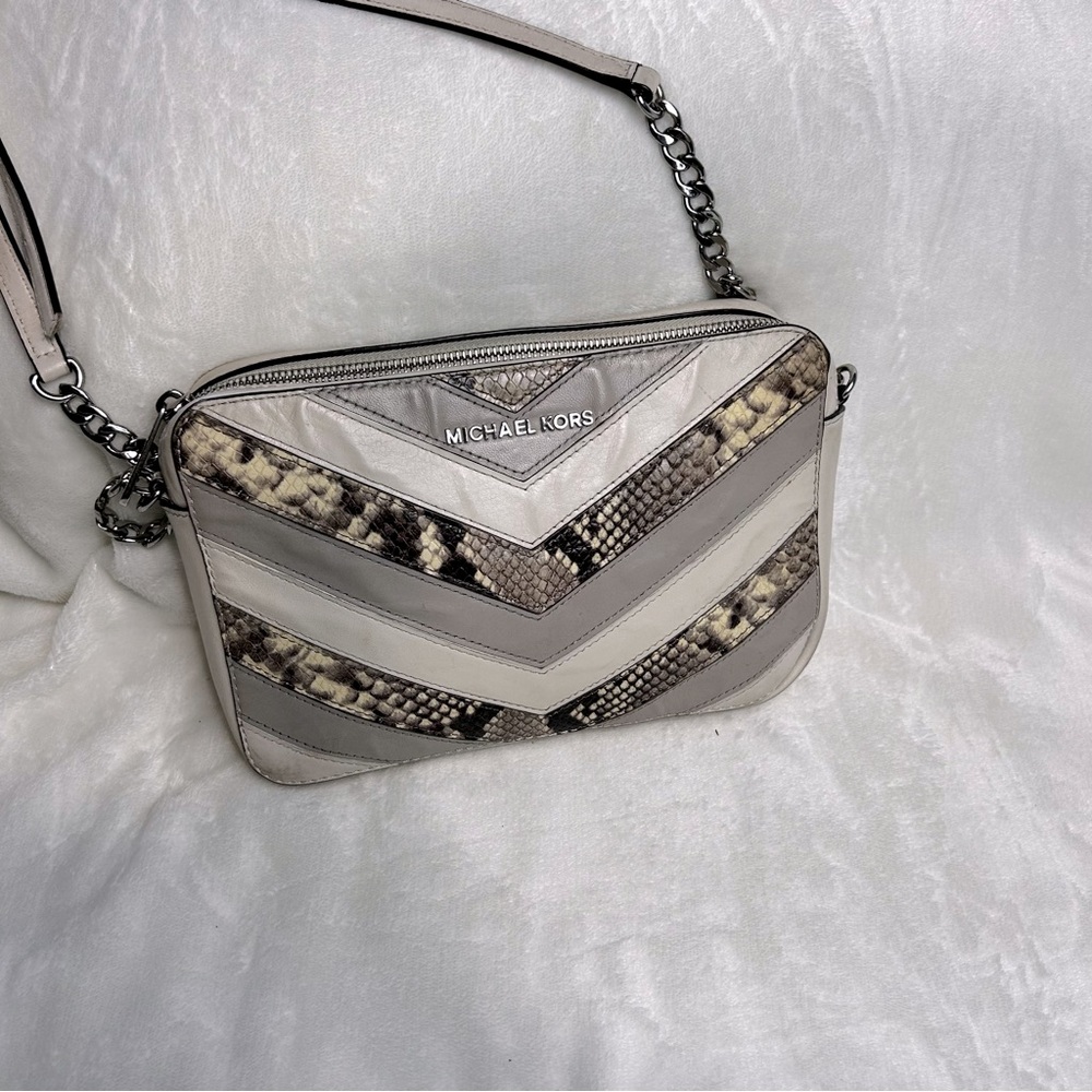 Micheal Kors | Corssbody purse